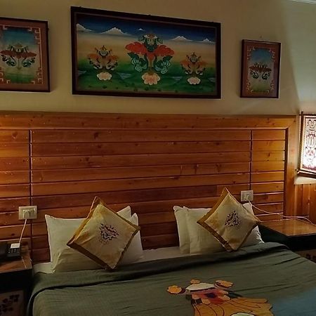 Auspiscious Him View Hotel McLeod Ganj Buitenkant foto